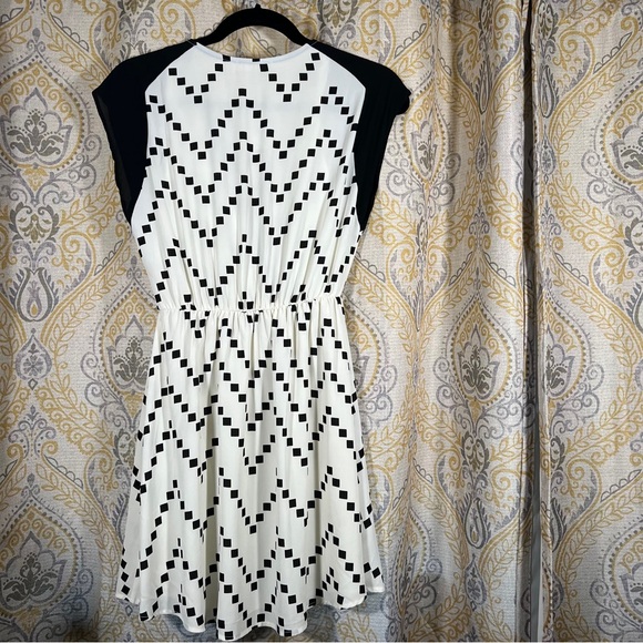 NWT Lush Black and White Dress - Size Small - Picture 2 of 7